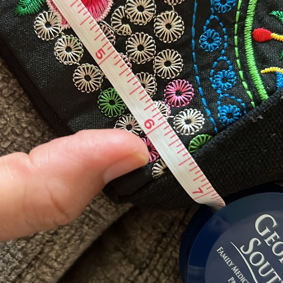 Small embroidered handbag - Picture 8 of 9